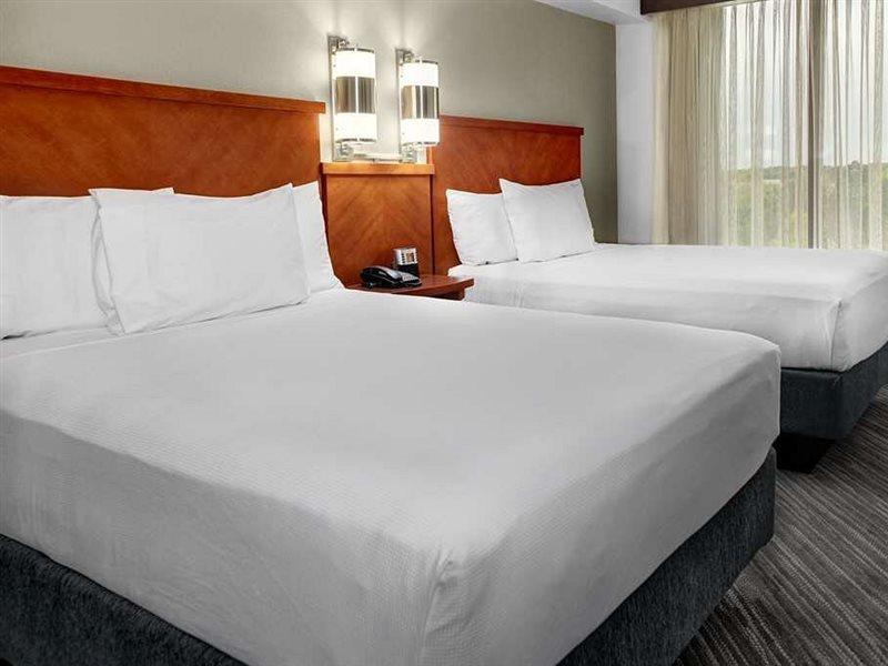 Hyatt Place Louisville-East Kültér fotó