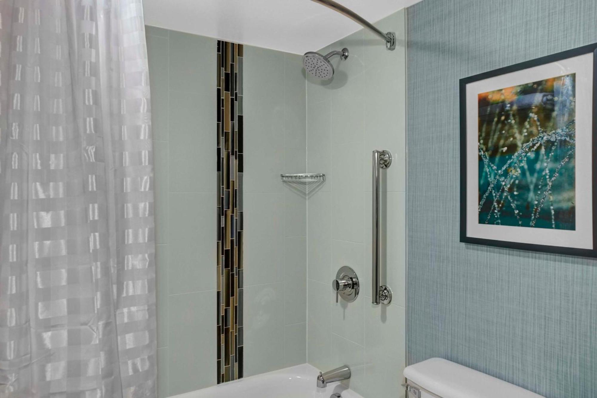 Hyatt Place Louisville-East Kültér fotó