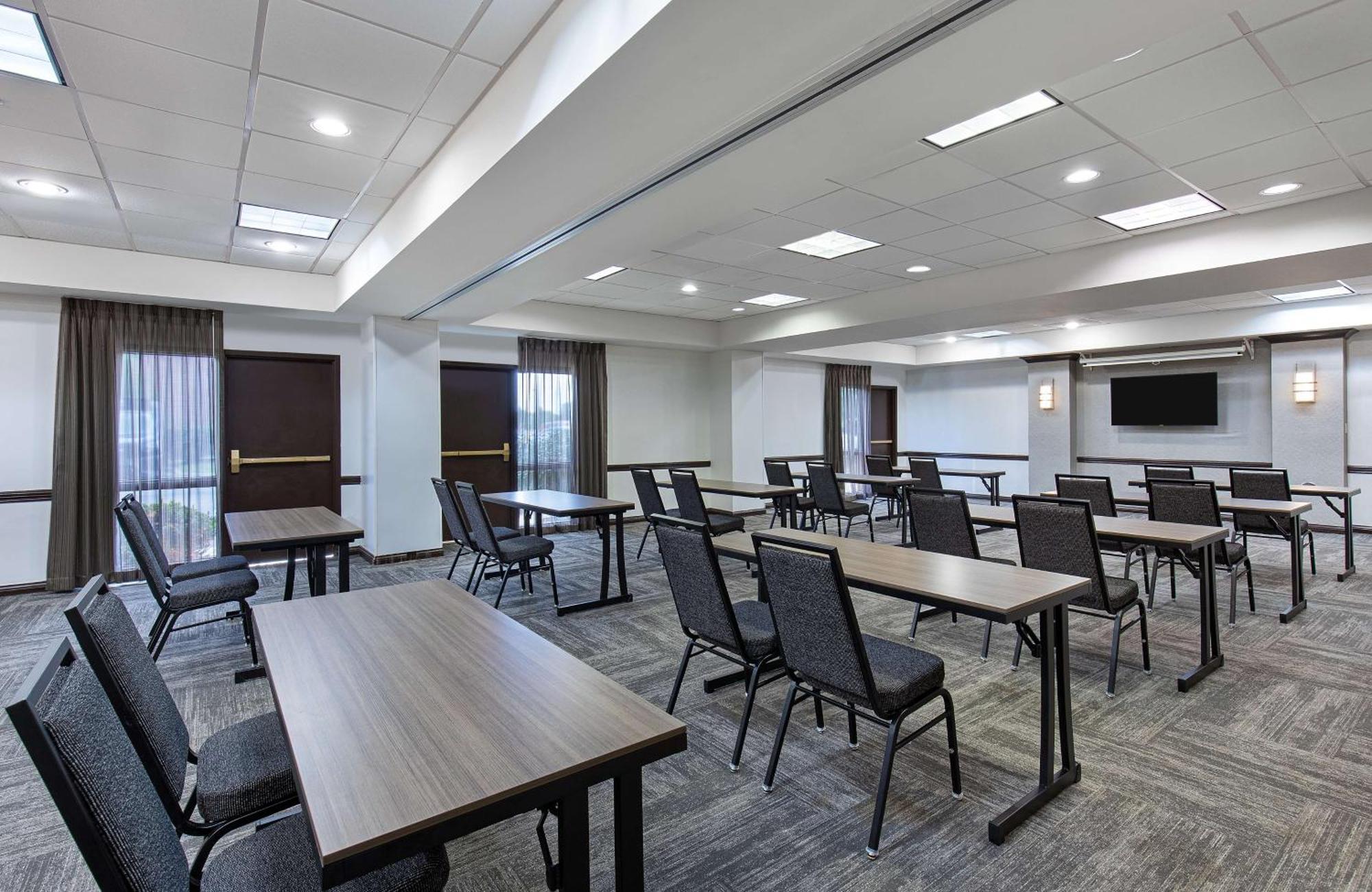 Hyatt Place Louisville-East Kültér fotó